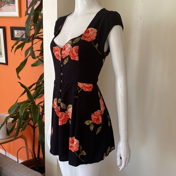 Urban Outfitters Kimchi Blue Black Rose Print Lace Up Romper Playsuit Size XS - Picture 6 of 14